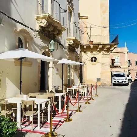 Re Federico Boutique 3*